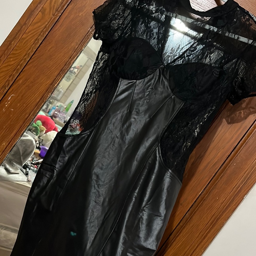 Fashion nova faux leather dress. Lace waist 💜